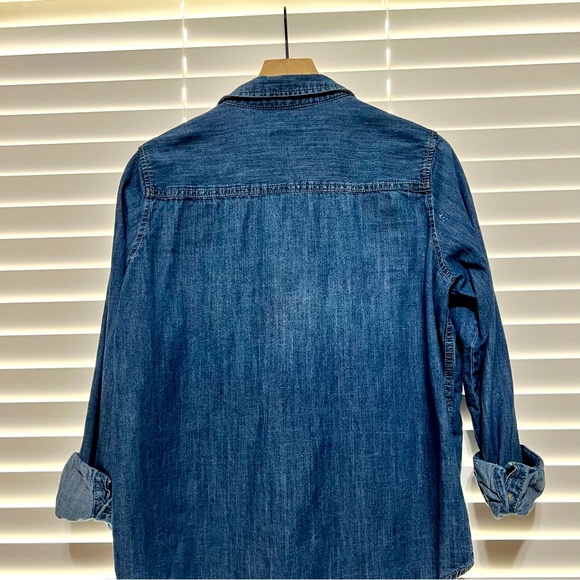 Universal Thread Women’s Long Sleeve Denim Button Down, Size-L - Picture 4 of 6